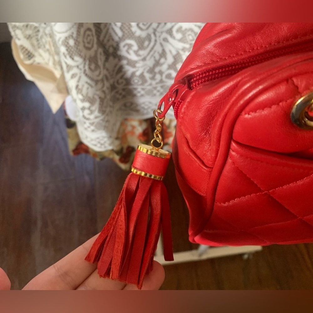 Quilted genuine leather red purse with matching heels - Picture 8 of 12